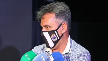 Joaqu¨ªn Parra transmite el paquete accionarial del Badajoz