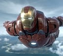 Conoce al Iron Man británico que vuela de verdad