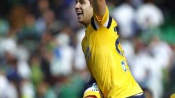 Un golazo de Íñigo Martínez devuelve la alegría a la Real