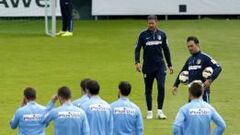 Simeone ensayó cómo romper la defensa del Levante por banda