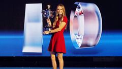 Tennis - Australian Open - Melbourne Park, Melbourne, Australia - January 10, 2019-Defending champion Caroline Wozniacki of Denmark holds the Daphne Akhurst Memorial Cup trophy in the official draw of Australian Open 2019.   REUTERS/Kim Kyung-Hoon