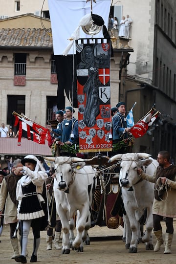 La procesión antes del Palio.