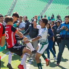 Lamentable bronca entre Santos y Atlas en la final Sub 20