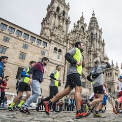 Peregrinos con dorsal