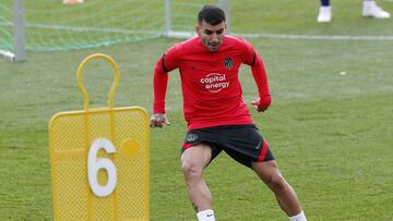 &Aacute;ngel Correa, durante un entrenamiento del Atl&eacute;tico.