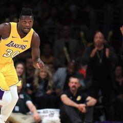 El Staples Center vibra con la remontada de sus Baby Lakers