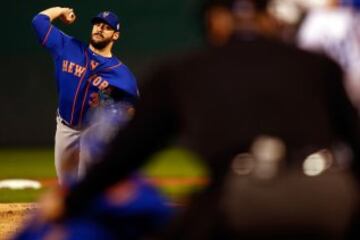 Matt Harvey lideró la rotación de los Mets en el Kauffman Stadium de Kansas City y rápidamente se percató que no serían unas series fáciles para los neoyorquinos.