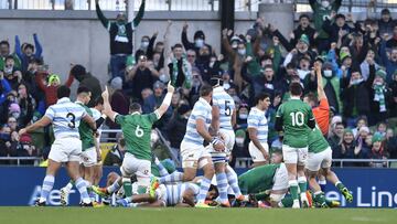 Rugby Union - Autumn International - Ireland v Argentina - Aviva Stadium, Dublin, Republic of Ireland - November 21, 2021 Ireland players celebrate their first try scored by Josh van der Flier REUTERS/Clodagh Kilcoyne