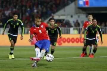 Arturo Vidal anot&oacute; el gol 1.000 en la historia de la Selecci&oacute;n Chilena. Fue de penal en el empate 3-3 ante M&eacute;xico.
 
