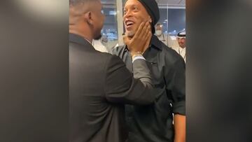 La reacción de Ronaldinho al ver a Eto'o que emociona a los fans