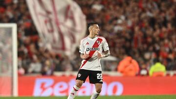 Kevin Castaño asistió en la goleada de River 3-0 ante Barracas.