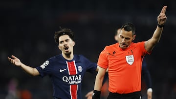 Mauricio Mariani, en la ida de los cuartos de final entre PSG y Aston Villa.