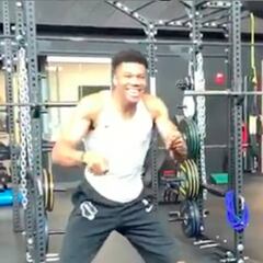 El extraño baile de los Antetokounmpo que ha sorprendido a sus seguidores