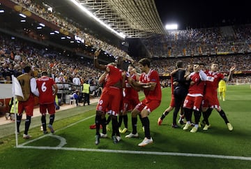 El 1 de mayo de 2014, una de las decepciones más grandes del Valencia en las últimas décadas. Tras haber remontado la eliminatoria semifinal con tres goles de Feghouli, Jonas y Mathieu, Mbia, en el 95’, metía al Sevilla en la final de Turín.