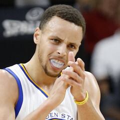 ¡Lo nunca visto! A Curry se le cae el bucal, pero con la otra mano...