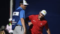 Jon Rahm celebrando su eagle en la final del Farmers Insurance Open.