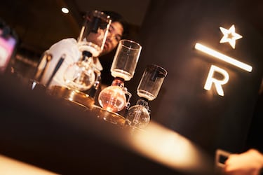 El Bernabéu abre el Starbucks más grande de España: así es por dentro