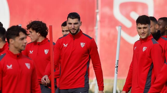 El Sevilla decide qué hacer con Rafa Mir