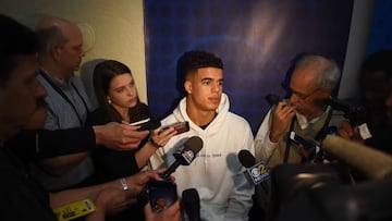 CHICAGO, IL - MAY 17: Michael Porter speaks with reporters during Day One of the NBA Draft Combine at Quest MultiSport Complex on May 17, 2018 in Chicago, Illinois. NOTE TO USER: User expressly acknowledges and agrees that, by downloading and or using this photograph, User is consenting to the terms and conditions of the Getty Images License Agreement.   Stacy Revere/Getty Images/AFP
 == FOR NEWSPAPERS, INTERNET, TELCOS &amp; TELEVISION USE ONLY ==