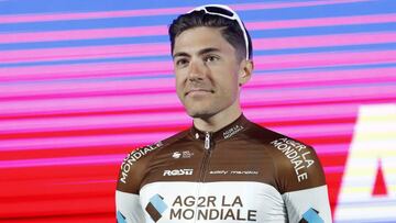 El ciclista estadounidense Larry Warbasse, durante la presentación del Giro de Italia 2019.