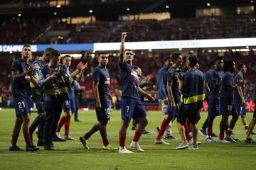 El Atlético celebró la Supercopa de Europa con su afición