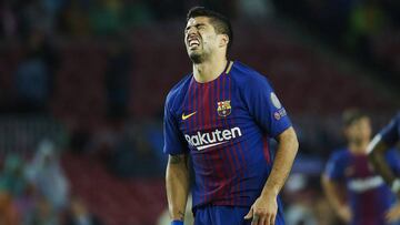 El delantero uruguayo del FC Barcelona, Luis Su&aacute;rez, durante el encuentro correspondiente a la fase de grupos de la Liga de Campeones que han disputado frente a Olympiacos en el estadio Camp Nou, en Barcelona. 