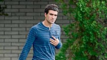 <b>A UN PASO DEL ESTRENO. </b>Balenziaga, ayer al dejar las instalaciones de Lezama.