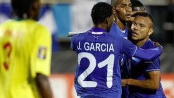 Honduras golea a Granada y se acerca a la clasificación