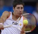 Carla Suárez perdió, lesionada, ante la italiana Sara Errani