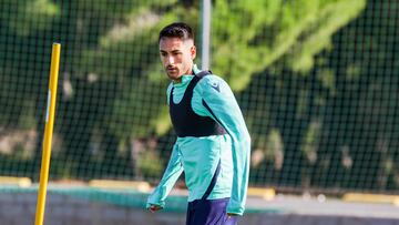 03/11/21 ENTRENAMIENTO DEL CADIZ 
 CHAPELA