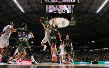 Abalde trata de superar a Barreiro.