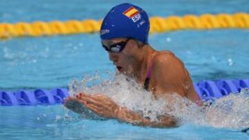 Jessica Vall durante la final de 200 metros braza.