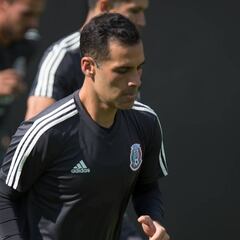 Rafael Márquez entrena sin publicidad en el CAR