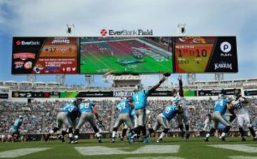 Ahora mismo los Panthers firmar¨ªan volver a jugar contra los Jaguars, y perder por paliza, a cambio de que Kuechly no hubiera sufrido una conmoci¨®n cerebral que de entrada parece bastante severa y que no augura nada bueno. Como tampoco augura nada bueno que Bortles siga pareciendo un quarterback hippy, pregonando la libertad de esp¨ªritu por el emparrillado, y que Newton le robe protagonismo a Stewart en el juego terrestre por unas m¨ªseras 35 yardas en 14 intentos.
