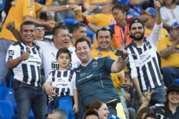 Este fue el ambiente dentro y fuera del campo en el clásico de la 'Sultana del Norte' celebrado este sábado en el Estadio Universitario.