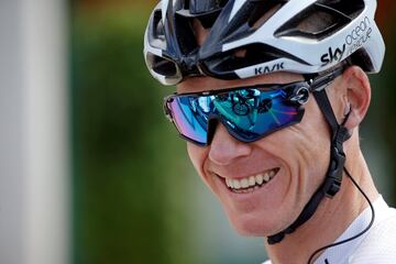 Chris Froome sonríe satisfecho tras el entrenamiento.