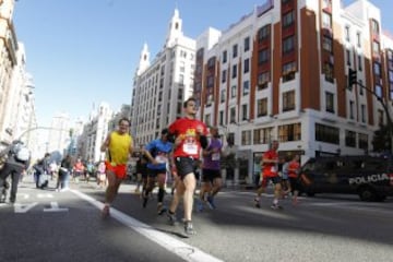 39 edición de la maratón de Madrid. Hoy las calles de Madrid han congregado 33.000 corrredores en las tres carrereas (10 km, medio maratón y maratón)