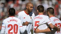 Sevilla&#039;s French midfielder Steven N&#039;Zonzi (2L) and teammates celebrate their opening goal during the Spanish league football match between Sevilla FC and Girona FC at the Ramon Sanchez Pizjuan stadium in Sevilla on February 11, 2018. / AFP PHOT
