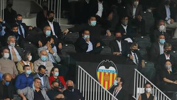 Anil Murthy, en el palco de Mestalla. 