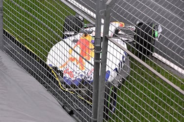 El monoplaza de Hadjar terminó con el alerón trasero completamente destrozado.