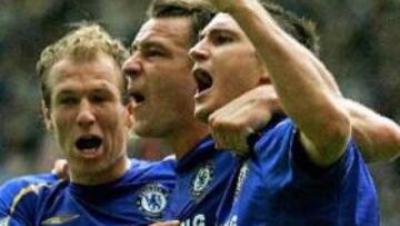 <B>BIGOLEADOR.</B> Lampard volvió a erigirse en la figura de los 'Blues'. Dos goles y más líder.