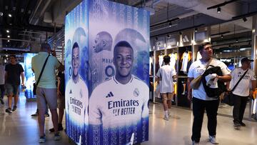 Kylian Mbappé presentation, live updates: latest news and press conference from Real Madrid’s new signing