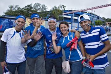 Así vivieron los aficionados de la Selecta y de la escuadra tricolor el partido de esta noche en el Cuscatlán.