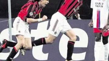 <b>PIPAZO. </b>Pipo Inzaghi , que hizo dos goles, y Kaká celebran el 2-1 que clasificó al Milán a 2' del final.