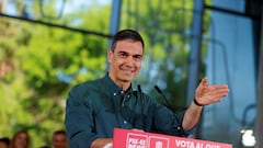 FILE PHOTO: Spain's Prime Minister Pedro Sanchez addresses a Basque Socialist Party meeting, ahead of Sunday's regional elections in Spain's Basque Country, where left-wing separatist party EH Bildu seek to dislodge the conservative Basque Nationalist Party (PNV), in power almost continuously since the 1980's, in Bilbao, Spain, April 19, 2024. REUTERS/Vincent West/File Photo