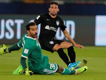 Soccer Football - FIFA Club World Cup Third Place Match - Al Jazira vs CF Pachuca - Zayed Sports City Stadium, Abu Dhabi, United Arab Emirates - December 16, 2017   Pachuca&#039;s Jonathan Urretaviscaya scores their first goal     REUTERS/Amr Abdallah Dalsh