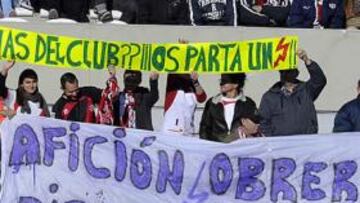 <b>LA AFICIÓN PROTESTÓ POR EL DÍA DEL CLUB.</b>