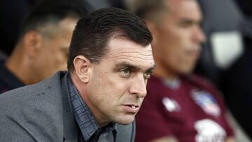 Futbol, Colo Colo vs O'Higgins.
Cuarta fecha, campeonato nacional 2018
El entrenador de Colo Colo Pablo Guede, dirige a sus jugadores durante el partido de primera division contra O'Higgins en el estadio Monumental.
Santiago, Chile.
23/02/2018
Christian Iglesias/Photosport
Football, Colo Colo vs O'Higgins.
Fourth date date, National Championship 2018
Colo Colo's head coach Pablo Guede , gives intructions to his player during the first division football match against O'Higgins at Monumental stadium in Santiago, Chile.
23/02/2018
Christian Iglesias/Photosport