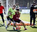 Javi Hernández, la última bala del Huesca ante un Oviedo lanzado