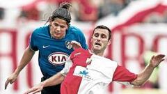 Negocia el fichaje del delantero internacional serbio Despotovic